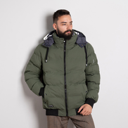 Тъмно зелено мъжко ватирано яке с качулка – зимно топло и удобно яке за ежедневието и свободното време