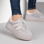 Сиви дамски кецове от естествена кожа с декоративна перфорация и розов ефект, с олекотена модерна подметка