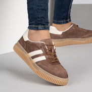 Kафяви дамски кецове от естествена кожа с декоративна перфорация и удобна подметка