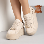 Бежови дамски велурени кецове с перфорация и удобна платформа