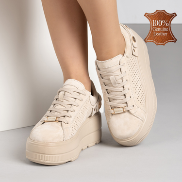 Бежови дамски велурени кецове с перфорация и удобна платформа