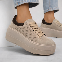 Бежови дамски кецове от естествен велур с перфорация и висока платформа