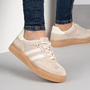 Бежови дамски кецове от естествена кожа с декоративна перфорация и удобна подметка