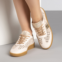 Бежови дамски кецове от естествена кожа със златист акцент