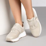 Бежови дамски кожени маратонки с велкро – удобство и стил за всеки ден