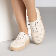 Бежови дамски кожени обувки с ортопедично ходило, ластични връзки и перфорация