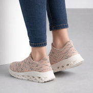 Бежови дамски ластични маратонки със супер удобно ходило – комфорт през целия ден