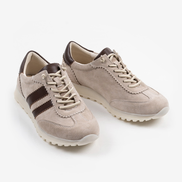 Бежови дамски маратонки от естествена кожа с кафяви детайли и стабилна подметка