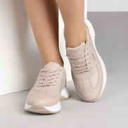 Бежови дамски маратонки от естествена кожа с масивна подметка