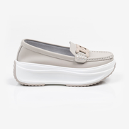 Бежови дамски мокасини от естествена кожа на платформа