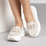 Бежови дамски мокасини от естествена кожа на платформа