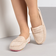 Бежови дамски мокасини с перфорация и стелка от естествена кожа