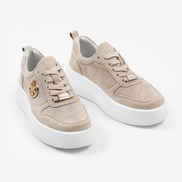 Бежови дамски обувки от естествена кожа с олекотена подметка и златиста катарама