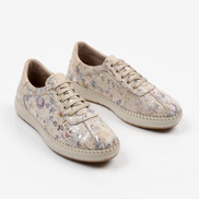 Бежови дамски спортни обувки от естествена кожа и ортопедична шита подметка за ходене