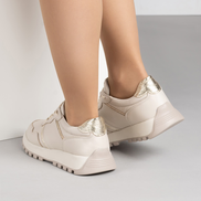 Бежови дамски спортни обувки от естествена кожа със златисти акценти и ортопедично ходило