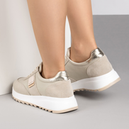 Бежови модерни дамски кожени маратонки с връзки – удобство и стил за всеки ден