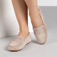 Бежови удобни дамски мокасини със стелка от естествена кожа