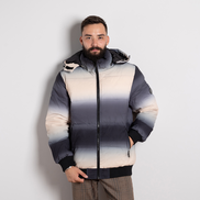 Бежово мъжко ватирано яке с тъмни детайли – стилно, модерно и практично решение за зимните дни