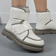 Бели дамски ватирани боти с велкро лепенка – комфорт