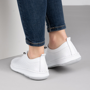 Бели дамски кожени обувки с ортопедично ходило, ластични връзки и декоративна перфорация