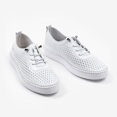 Бели дамски кожени обувки с ортопедично ходило, ластични връзки и перфорация