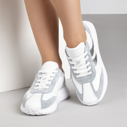 Бели дамски маратонки от естествена кожа със сребристо-сиви детайли и комфортна подметка