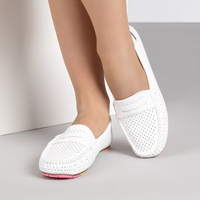 Бели дамски мокасини с перфорация и стелка от естествена кожа