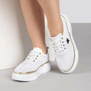 Бели дамски обувки от естествена кожа – шита олекотена подметка, модел с пчеличка