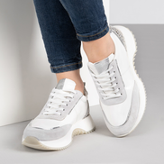 Бели дамски спортни обувки от естествена кожа с комфортна подметка