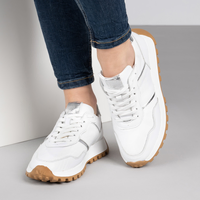 Бели дамски спортни обувки от естествена кожа със сребристи акценти и ортопедично ходило