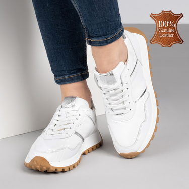 Бели дамски спортни обувки от естествена кожа със сребристи акценти и ортопедично ходило