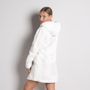 Бяло дамско яке – водоустойчиво, ветрозащитно, със сваляща се качулка