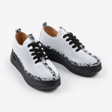 Дамски бели кецове от естествена кожа с перфорация