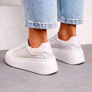 Дамски бели кожени кецове с перфорация и дебела подметка от естествена кожа