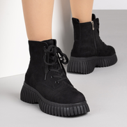 Дамски велурени боти в цвят черно – удобство и стил в едно