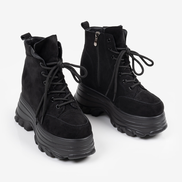 Дамски велурени боти на платформа – комфорт и стил