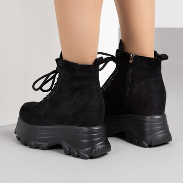 Дамски велурени боти на платформа – комфорт и стил