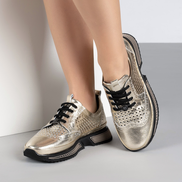 Дамски ежедневни обувки от естествена кожа с перфорация и връзки – златни