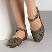 Дамски ежедневни обувки от естествена кожа с перфорация и лепенка – зелен