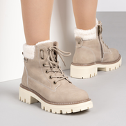 Дамски зимни боти с топла подплата и връзки – комфорт и стил всеки ден