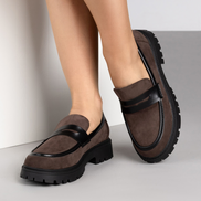 Дамски кафяви лоуфъри с дебела подметка – стилни и удобни обувки