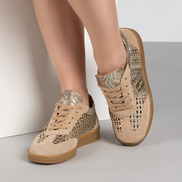 Дамски кецове от естествен велур в цвят камел със златисти детайли и удобна подметка