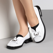 Дамски летни мокасини от естествена перфорирана кожа – бели