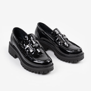 Дамски лофъри от естествена кожа с масивна подметка и лачен ефект