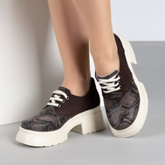 Дамски обувки от естествена кожа с връзки – тъмнокафяви с релефен десен