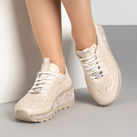 Дамски обувки от естествена кожа с перфорация на платформа – бежови