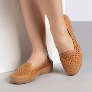 Дамски перфорирани мокасини от естествена кожа – кафяви