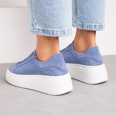 Дамски сини кожени кецове с перфорация и дебела подметка от естествена кожа