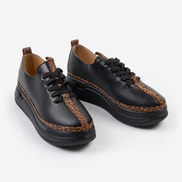 Дамски черни кецове от естествена кожа с перфорация