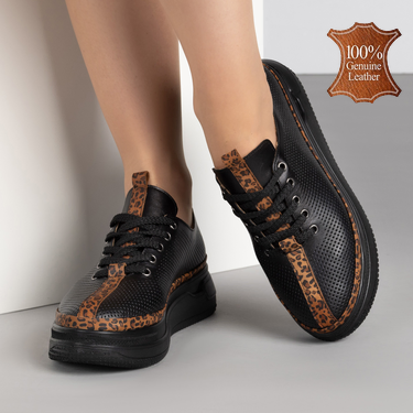 Дамски черни кецове от естествена кожа с перфорация